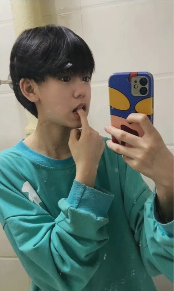 《原来是美男》真实版！男团成员认了是女生道歉退圈	