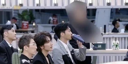 《哥哥》李云迪霍尊接连出事 后制“暴躁马赛克”网笑崩