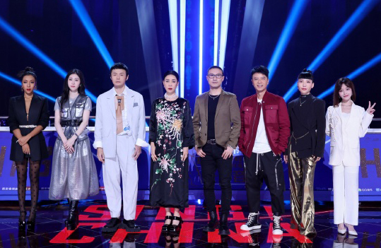 《好声音》首个粤语冠军 李克勤战队伍珂玥夺冠