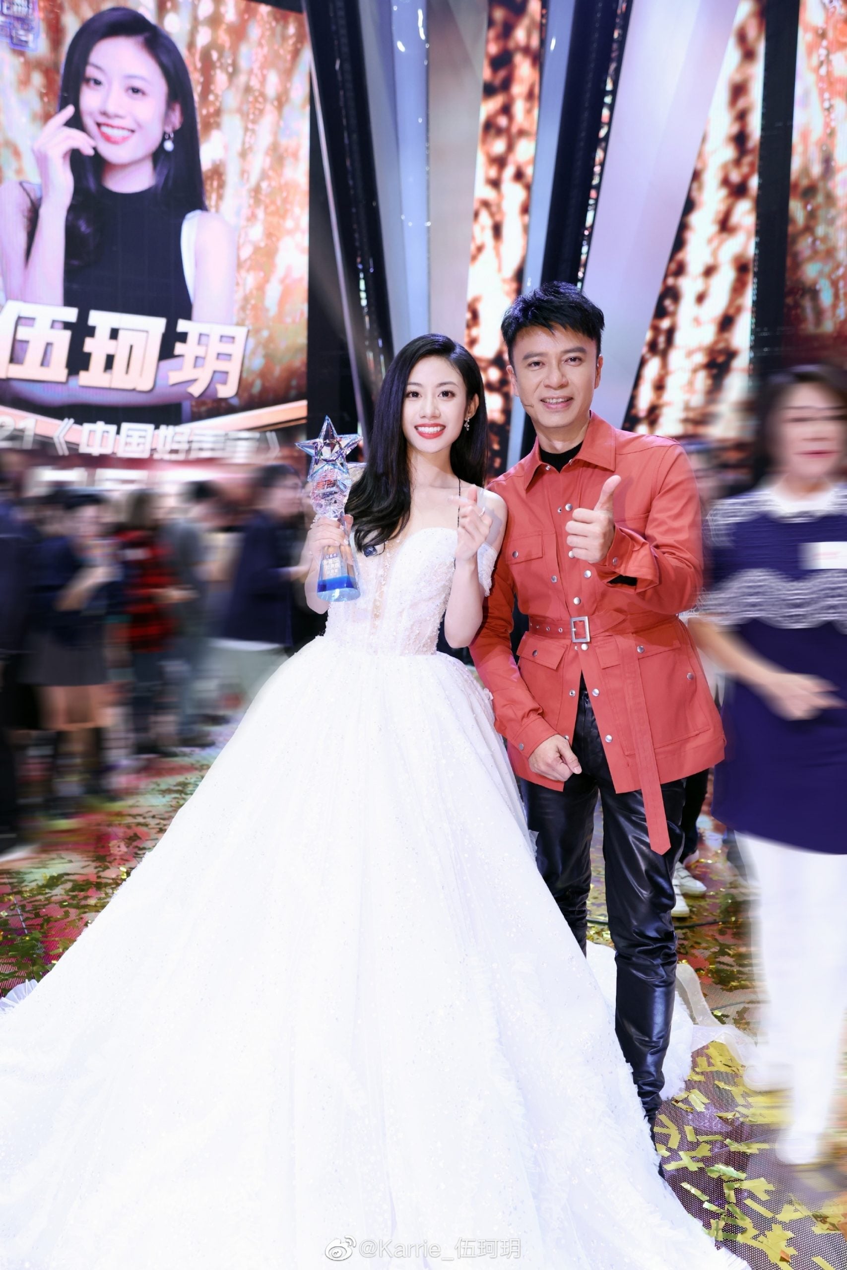 《好声音》首个粤语冠军 李克勤战队伍珂玥夺冠