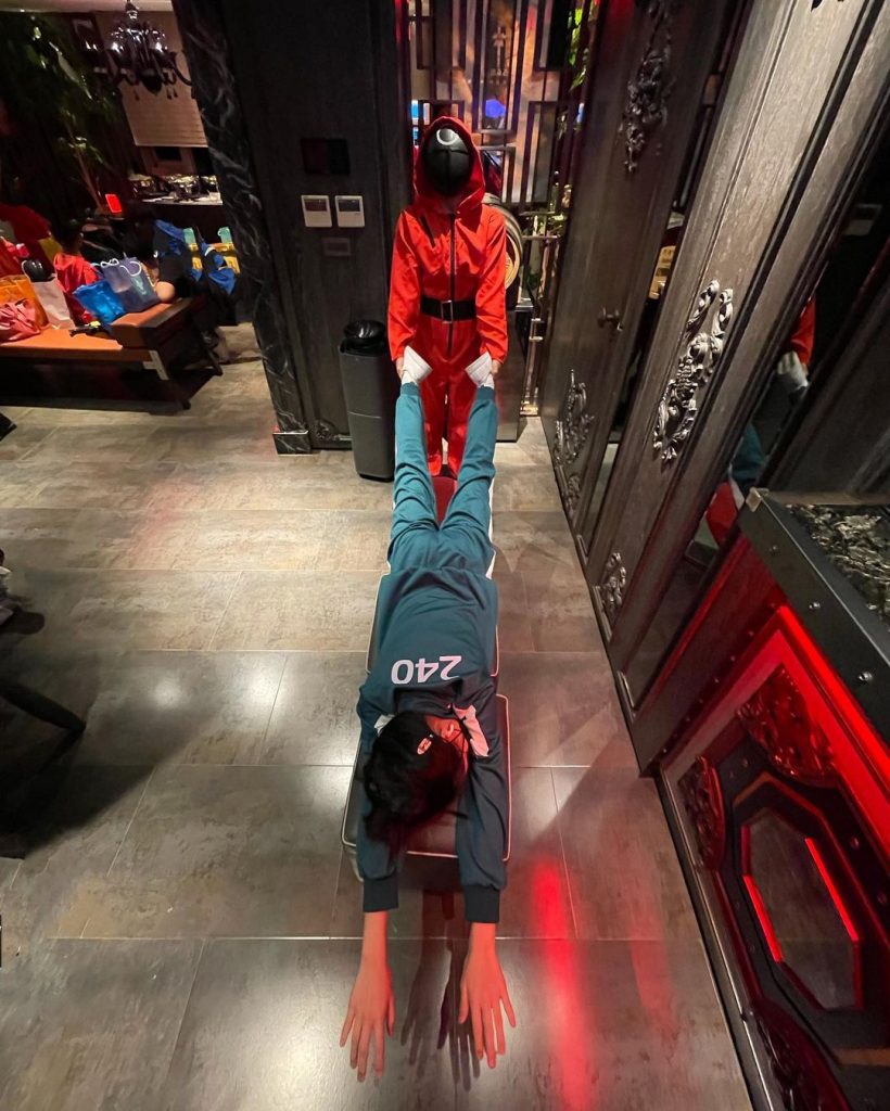 万圣节最夯造型 小S神还原《鱿鱼》001号