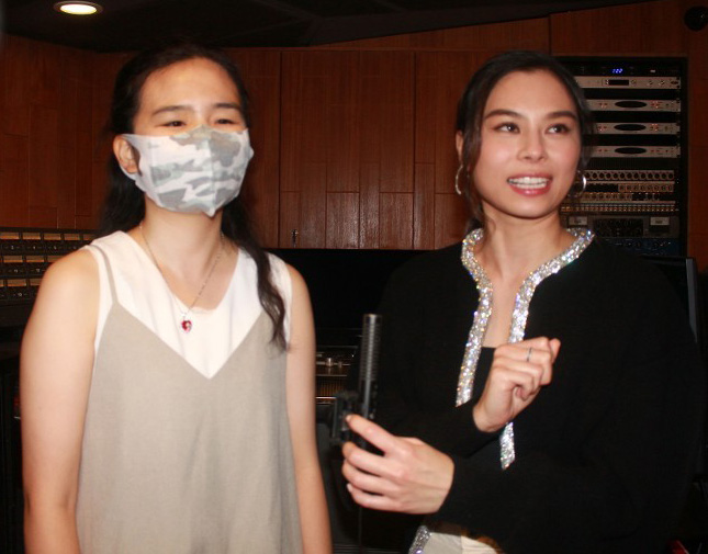 与视障歌手萧凯恩合唱 李幸倪思乡病又发