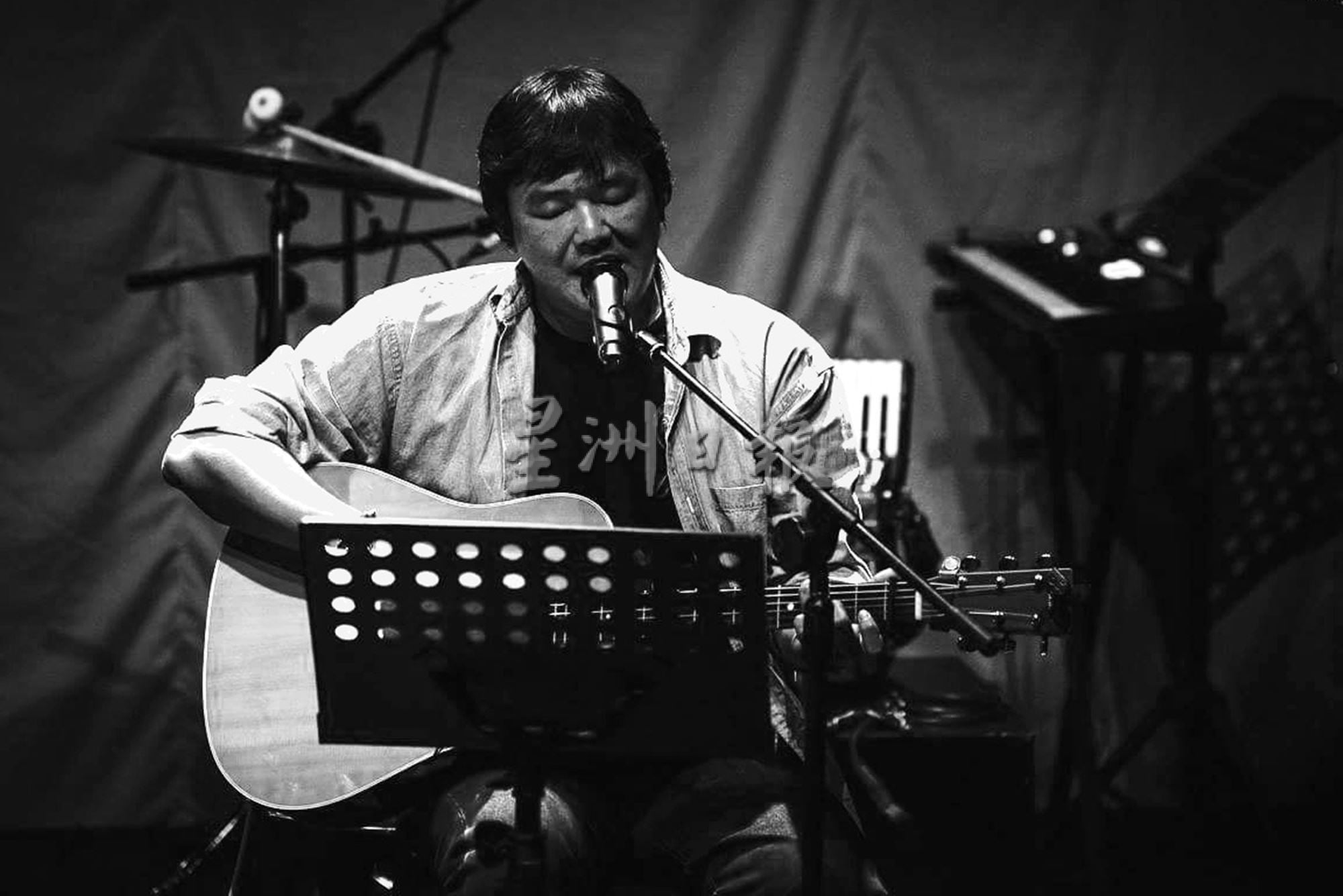 且听我说 | 一弹一拨感受幸福快乐 周达万誓死不放弃吉他