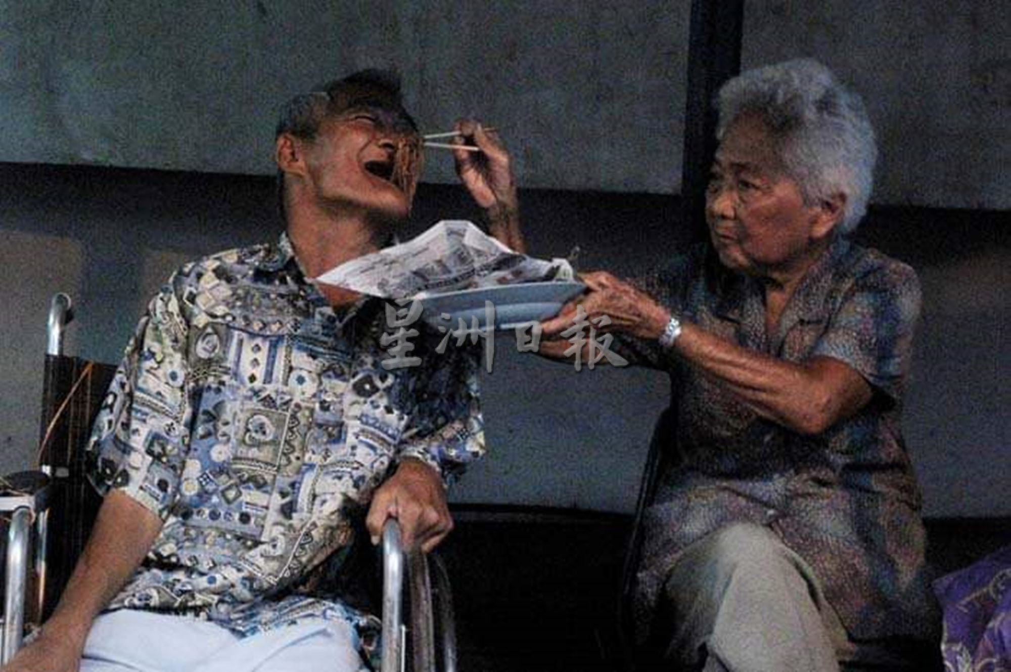 且听我说 | 一弹一拨感受幸福快乐 周达万誓死不放弃吉他