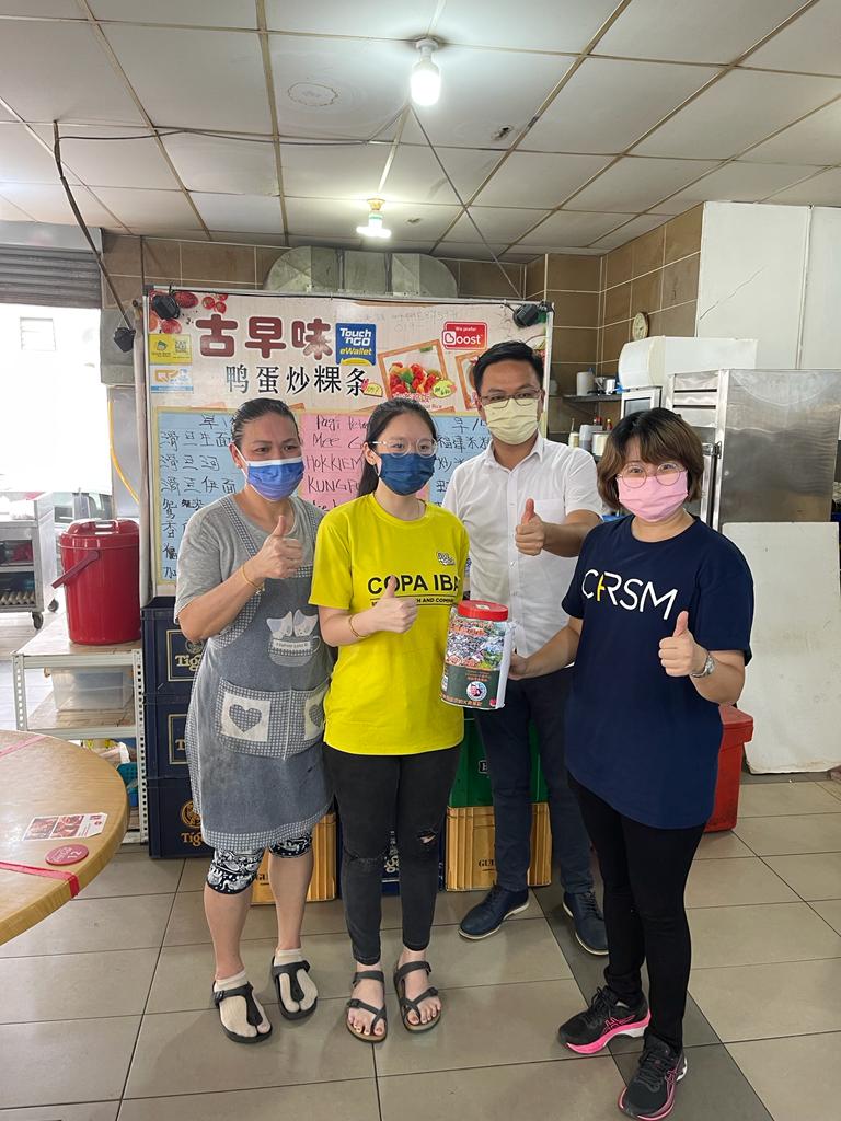 东：“文德甲与加叻同在义卖筹款活动”第3天再筹获3702令吉，共筹获1万6135令吉