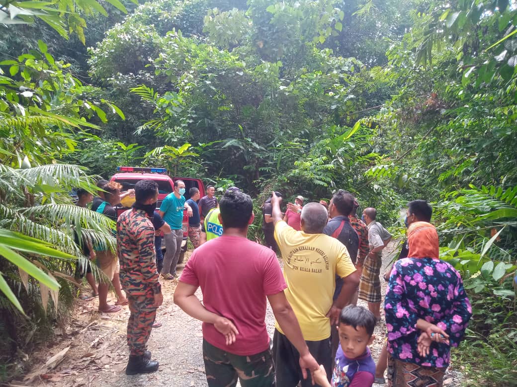 东：一名女子在丹州日里县瓜拉巴拉森林区失去踪影，最后由消拯队安全救出来。