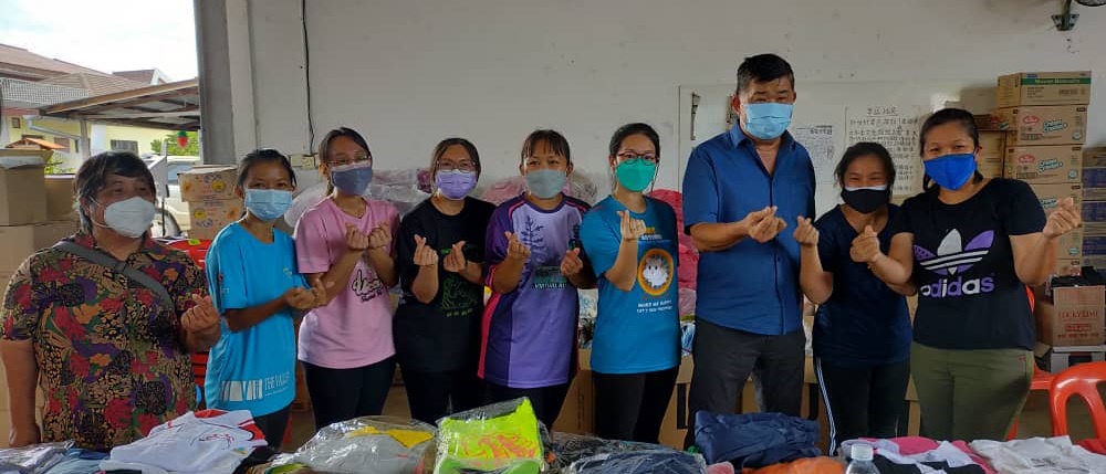 东:关志庭为灾民筹到100万