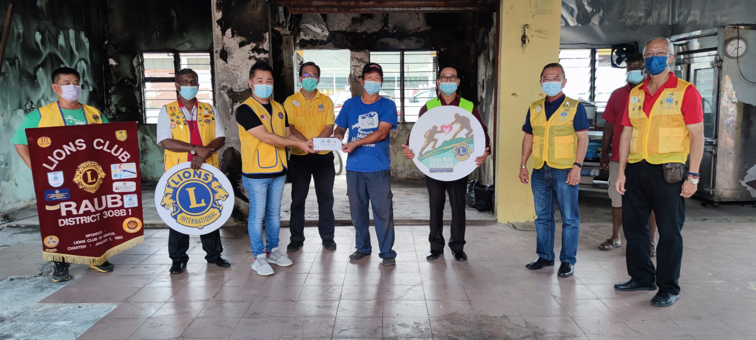 东：劳勿狮子会放生1200鱼苗