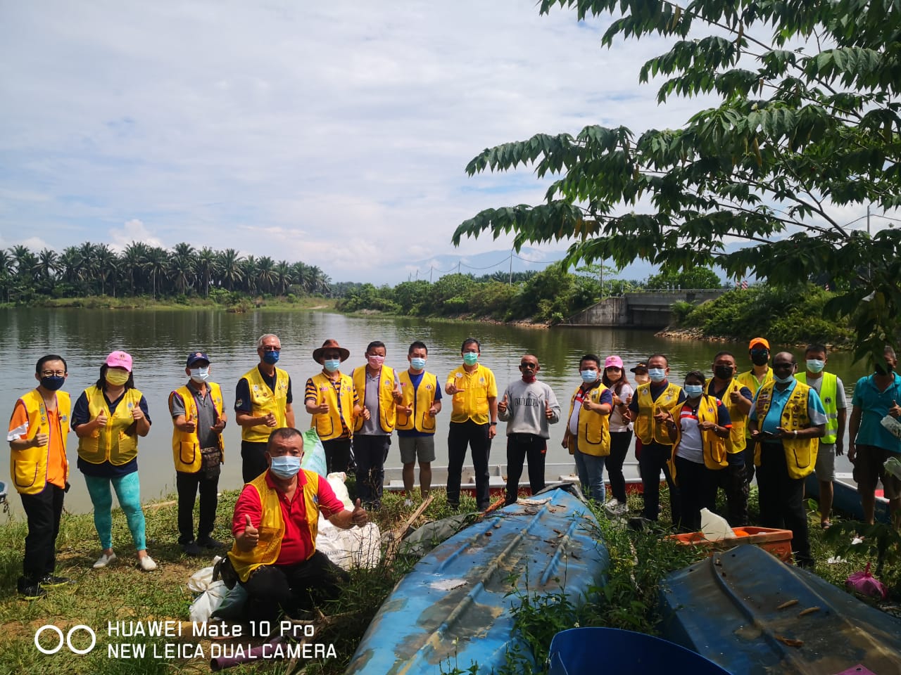 东：劳勿狮子会放生1200鱼苗