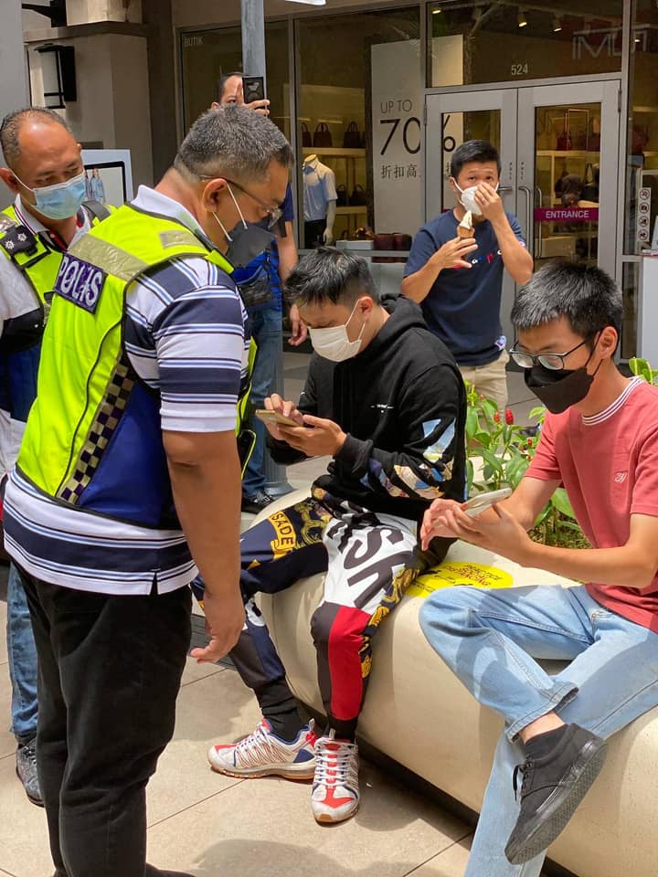 东:旅游区出现大量人潮 ,文冬警方拉队到贞德拜和云顶名牌城检查SOP