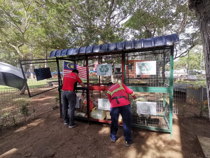 东：疫情下垃圾换现金举办次数大减