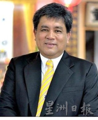 东:登嘉楼中华大会堂将尽快在这个月召开理事会,然后决定本年度会员大会的日期。