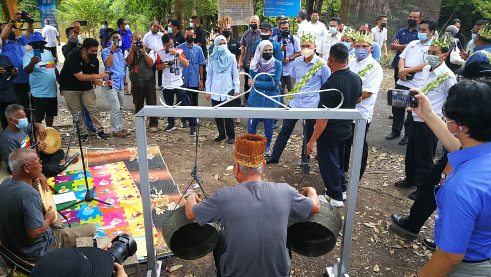 东:百乐湖拟提升.八项计划等拨款