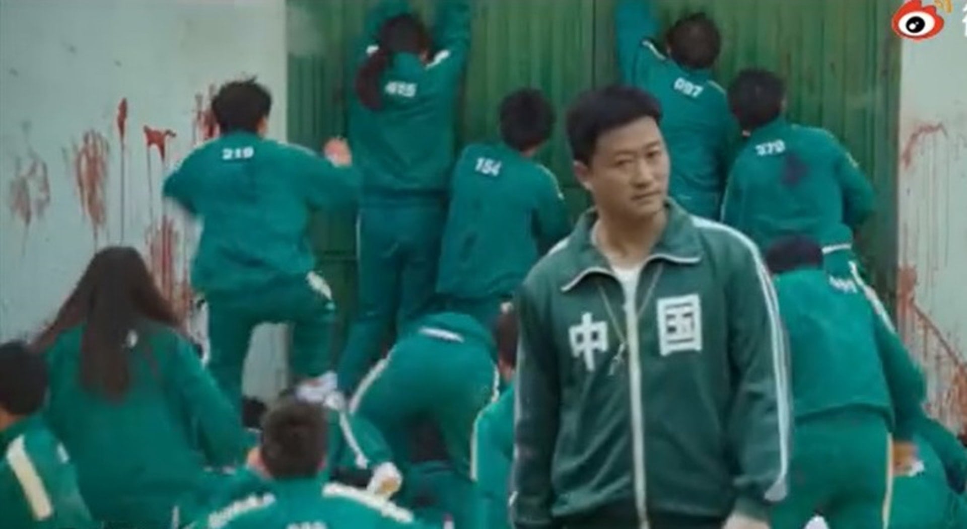 中国网民恶搞《鱿鱼游戏》.吴京又成“万能Key”	