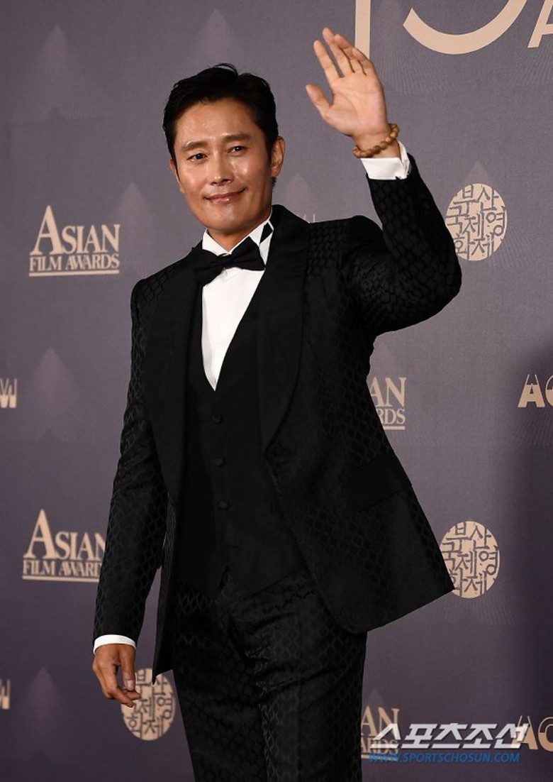 亚洲电影大奖|刘亚仁8度擒帝 张艺谋夺最佳导演