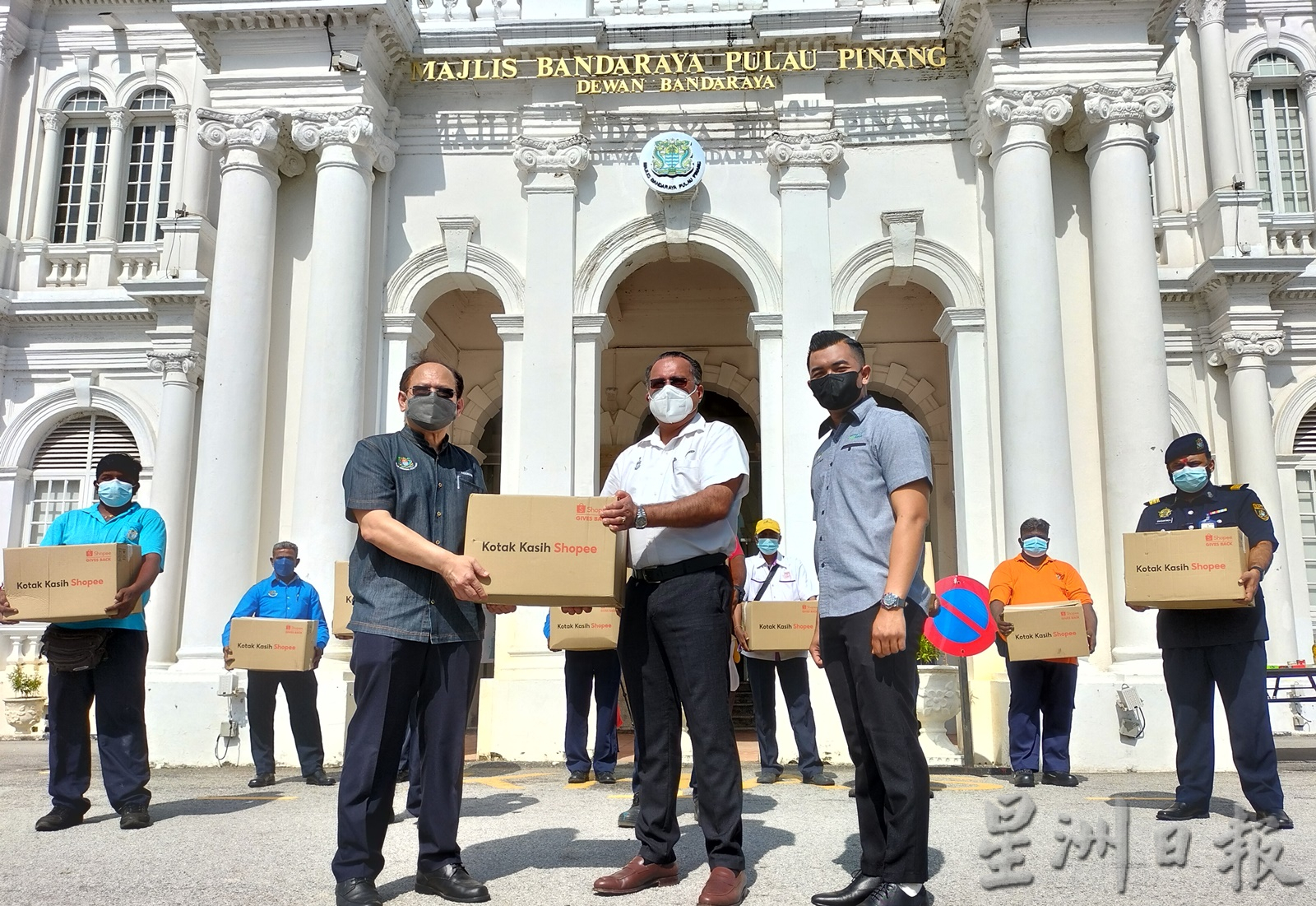 佳日星:11月1期限快到 市厅职员拒接种将对付