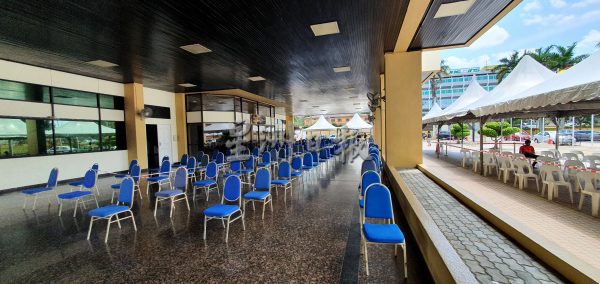 供fb/芙市政厅接种中心功成身退,400多中学生成最后一批接种者