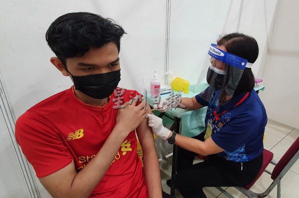 供fb/芙市政厅接种中心功成身退,400多中学生成最后一批接种者