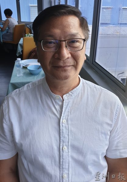 供FB/“校友爱情故事”视频招生,波中盼吸引新生眼球