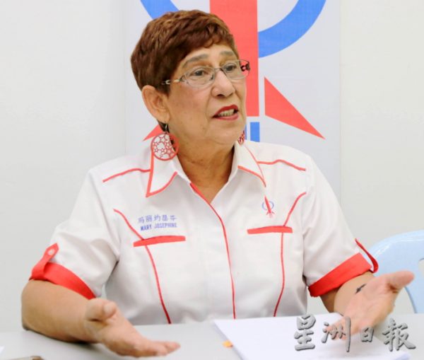 供fb/办丧事遇水患,丧府生气:防洪堤不防洪