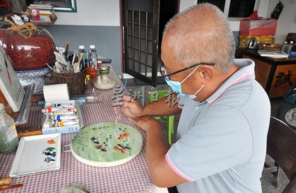 供FB/化腐朽为神奇,旧砧板变艺术品迎“重生”