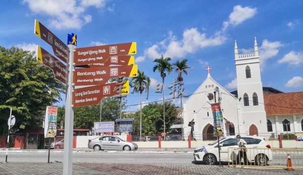 供fb/芙市政厅贴心导览,跟着指引漫步景点