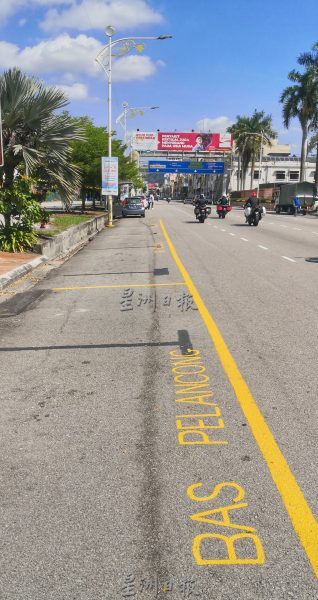 供fb/芙市政厅贴心导览,跟着指引漫步景点