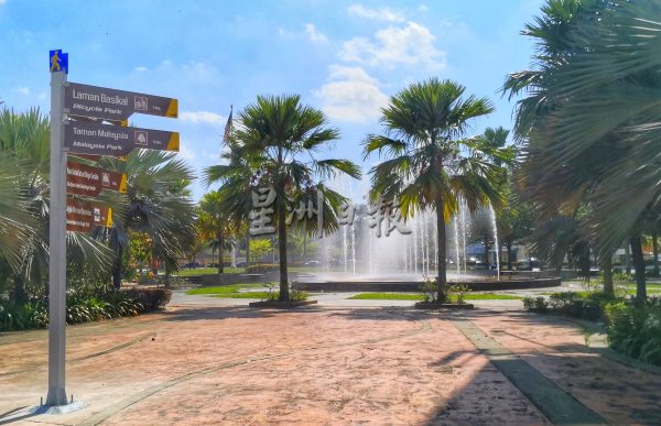 供fb/芙市政厅贴心导览,跟着指引漫步景点