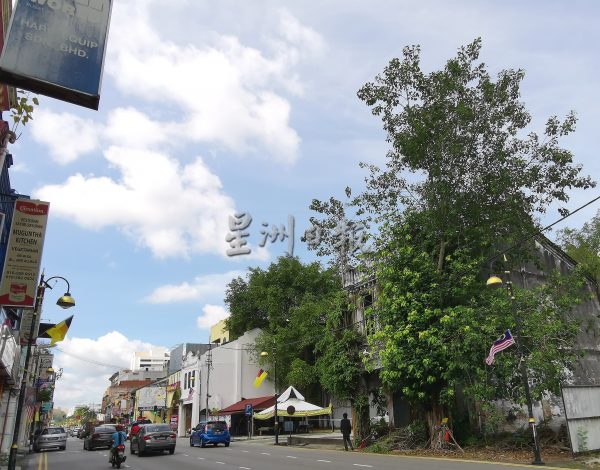 供fb/荒废店屋藏隐忧,甚至沦为大小解之地