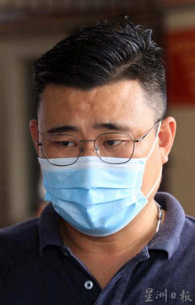 供fb:20岁摩托骑士车祸毙命,家属疑肇祸轿车鲁莽驾驶,要求民众提供行车记录仪以讨回公道