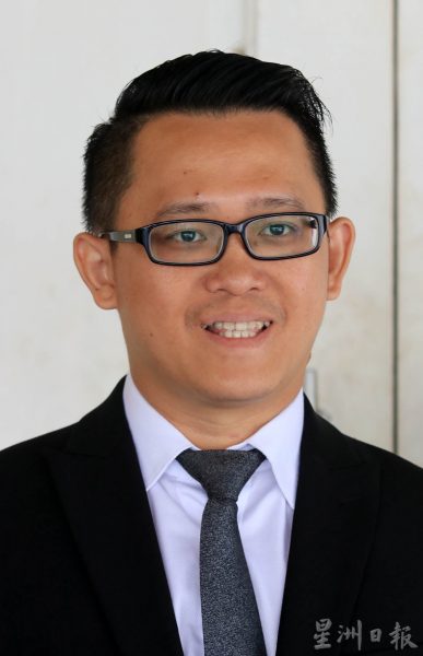 供fb:屠妖节渐近,印度街违停情况加剧影响交通