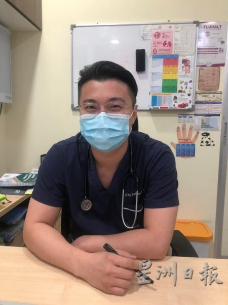 供fb：混打疫苗不广泛长者拒绝接种加强针，医生：年轻人接受度较高