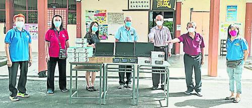 先下/霹:嘉应奉献爱心,携手共度寒冬