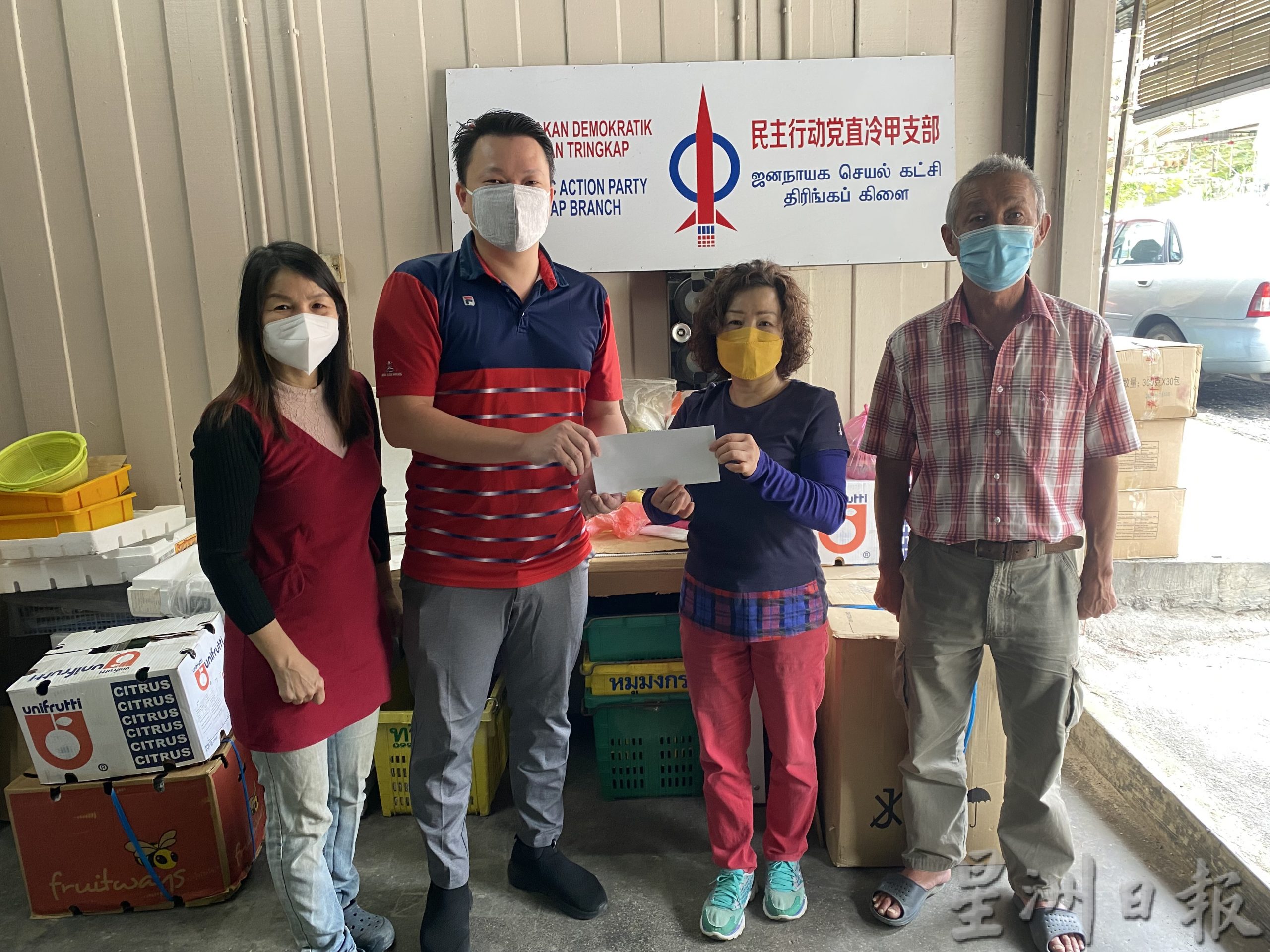 加叻新村火灾重建筹款 金马仑加码筹9580令吉