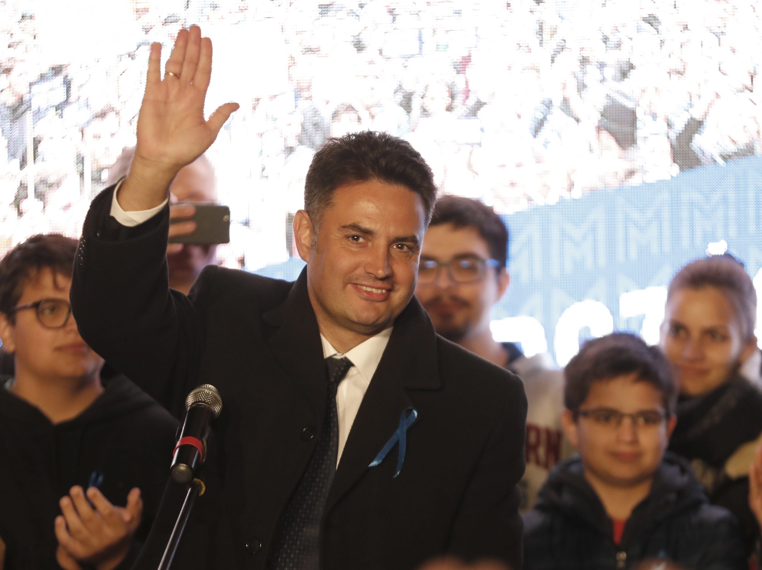 匈牙利／反对派初选　保守派候选人胜出 