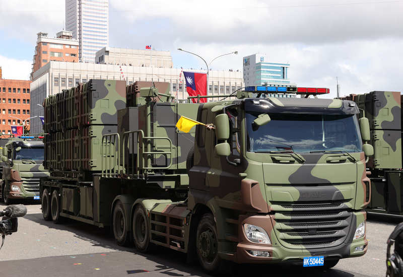 双十 台湾军方展示多款主力装备