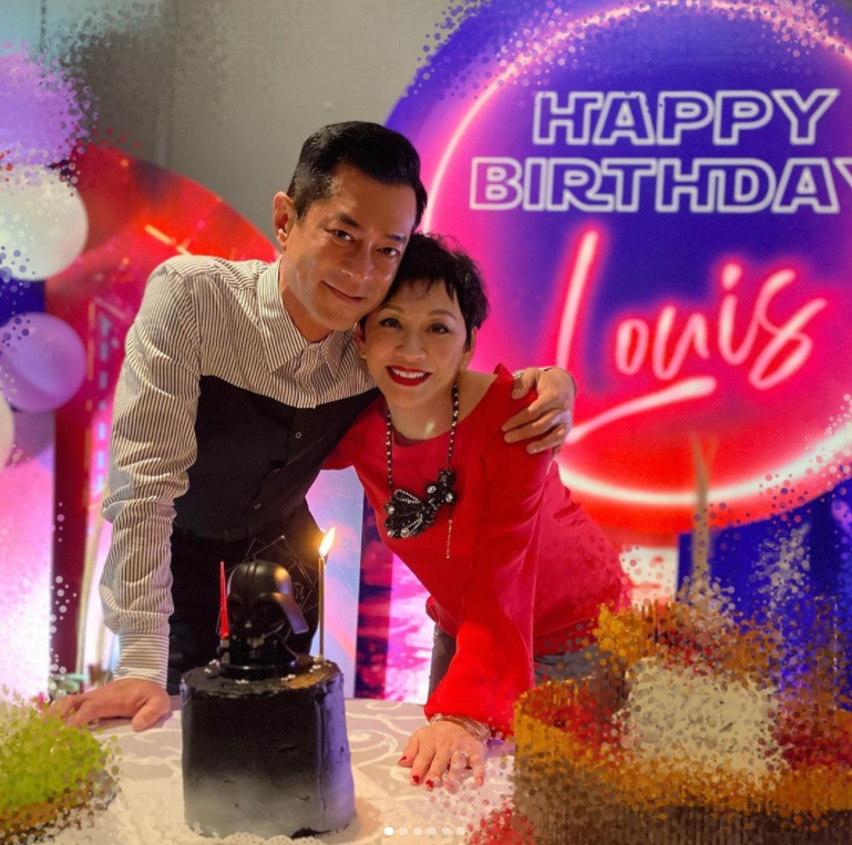 古天乐开派对迎51岁 与吴君如亲密互动