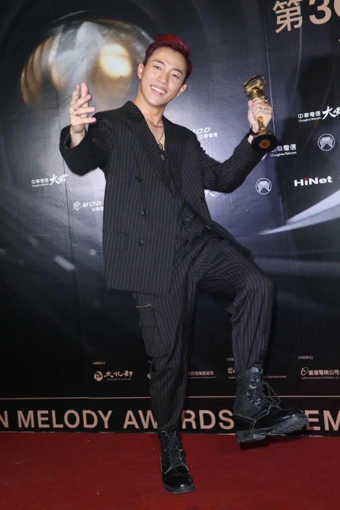 叶瑷菱儿子ØZI遭控恶邻 整夜喧哗放音乐扰民