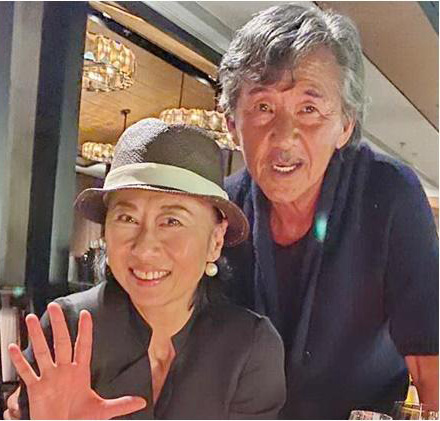 叶蒨文晒银发贺登6.喜与林子祥像双胞胎