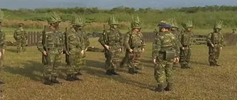 图与文两图/第73集团军城镇进攻演练 歼灭敌方解救人质