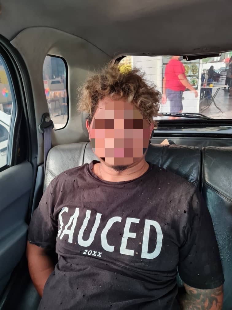 外籍男子涉毒拒捕驱车冲撞警员 警员开枪击中轮胎成功逮捕嫌犯