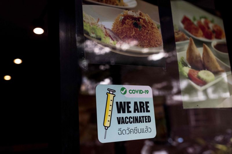 夜报封面∕泰11月开放国门  46国游客入境免隔离