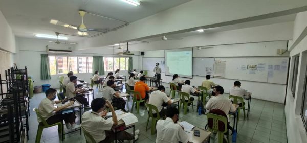 大都会 / 教育部令校方不能开冷气 ?