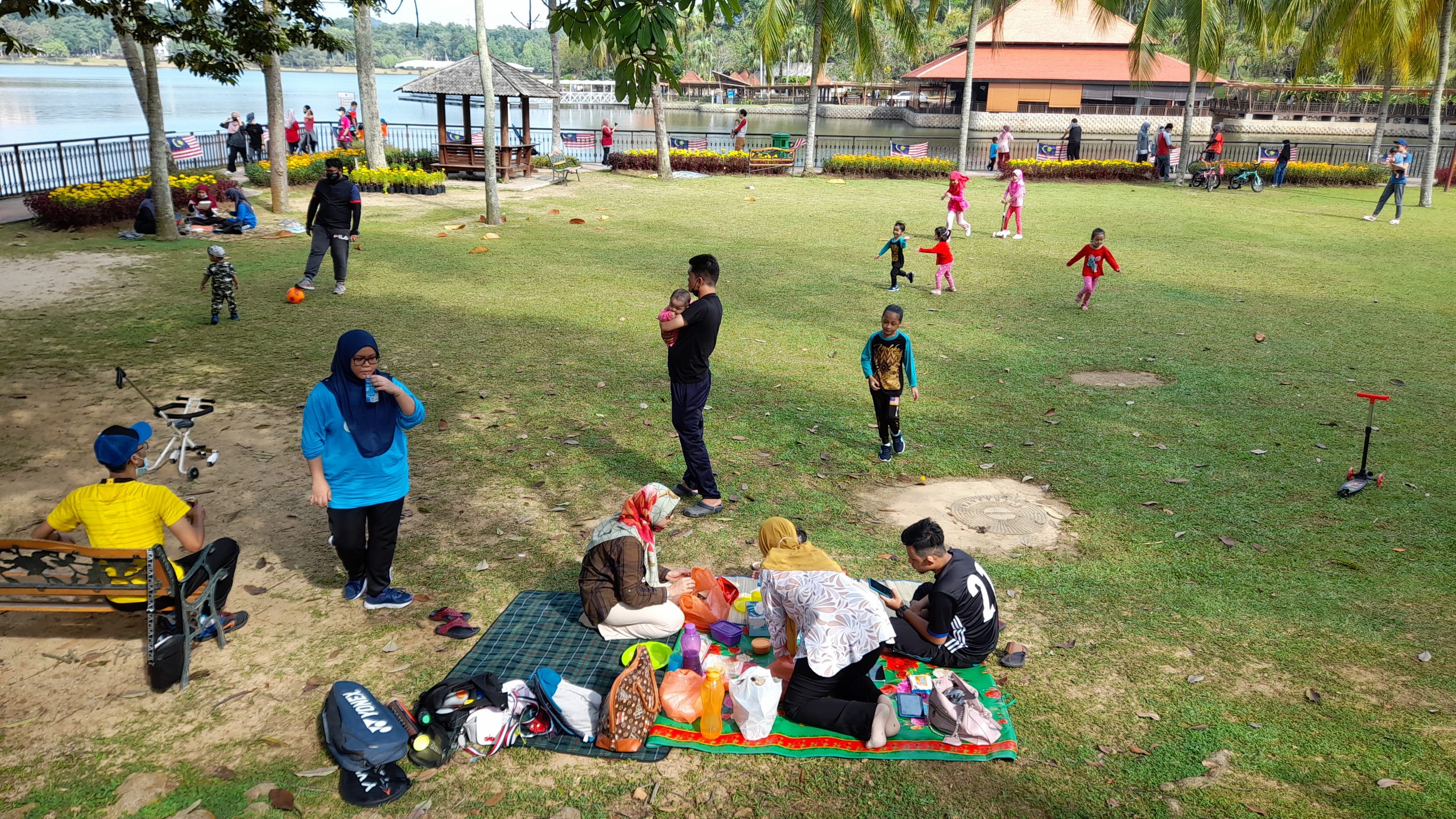 大都会2/走访布城湖滨公园人潮