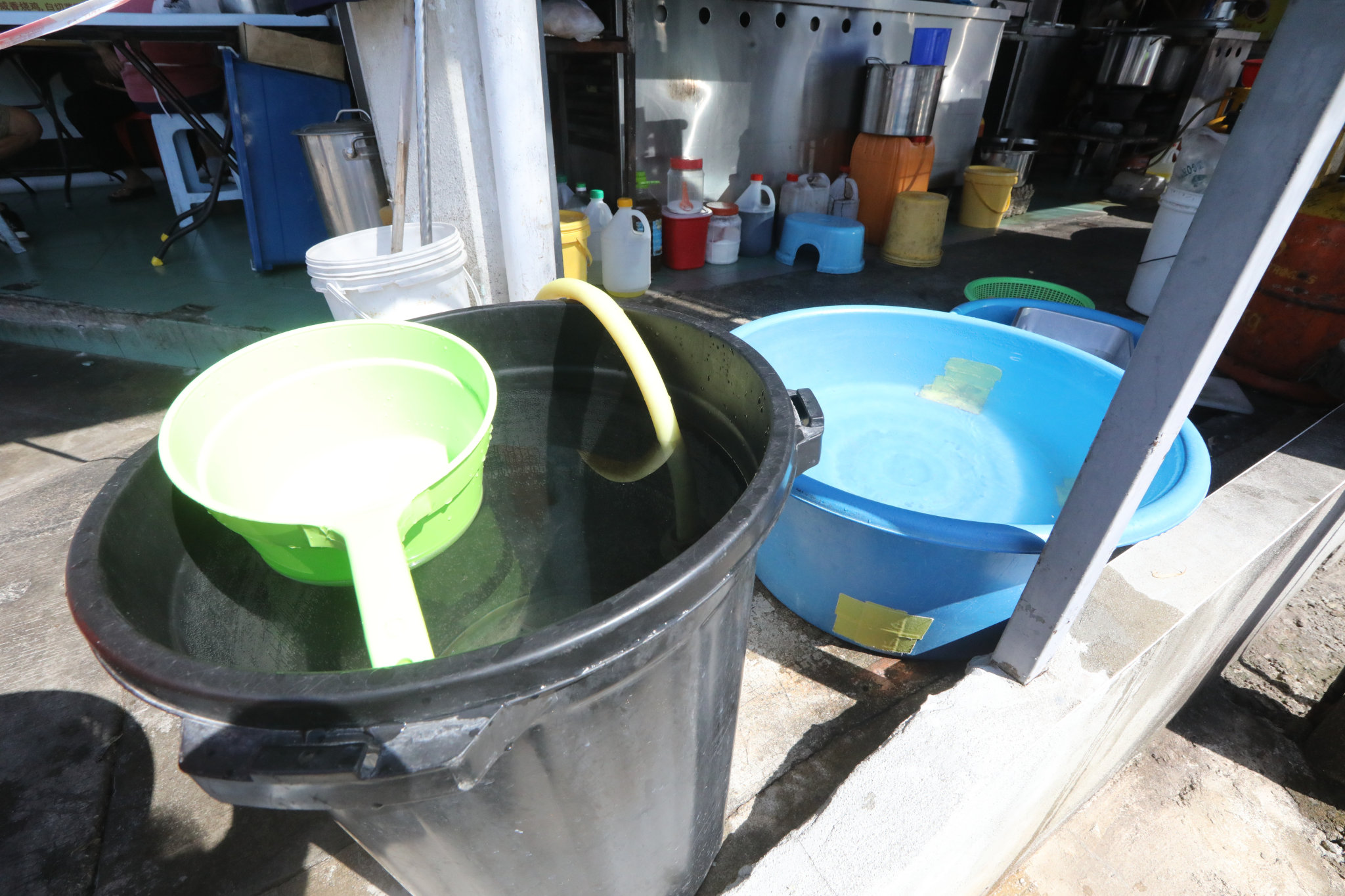 大都会/封面主-跟进甲洞制水情况