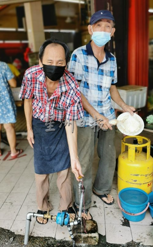 大都会/封面主文/看看制水的情况 10图