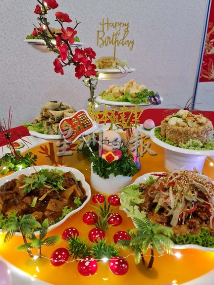 大霹雳时事焦点/90后餐馆老板逆境求存 推出“主题冷盘”赢的满堂红