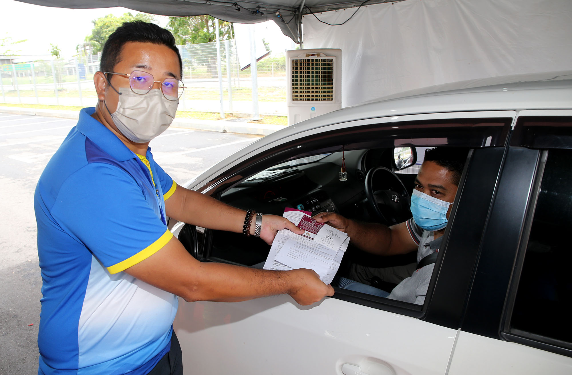 大霹雳时事焦点/启动退场机制停发首剂预约 牙也2接种中心延至29日才关
