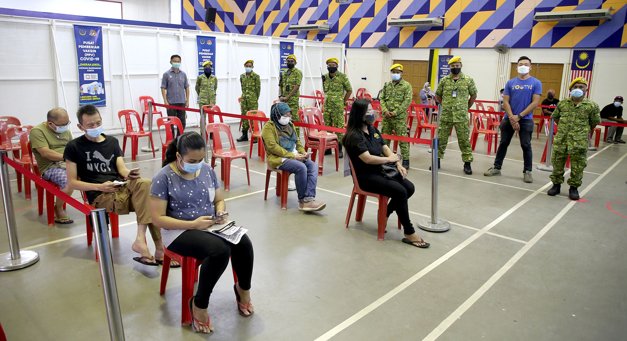大霹雳时事焦点/启动退场机制停发首剂预约 牙也2接种中心延至29日才关