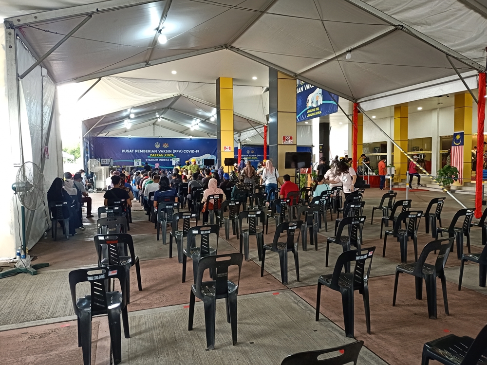 大霹雳时事焦点/启动退场机制停发首剂预约 牙也2接种中心延至29日才关